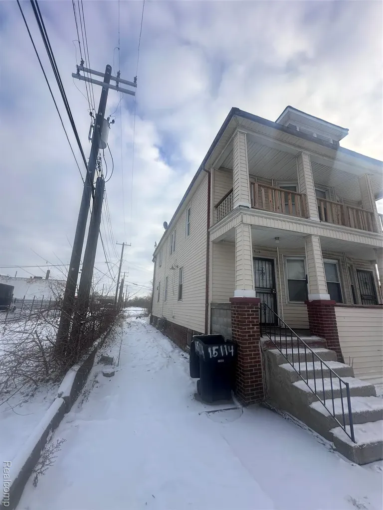 15114 Holmur Street Detroit City MI 48238