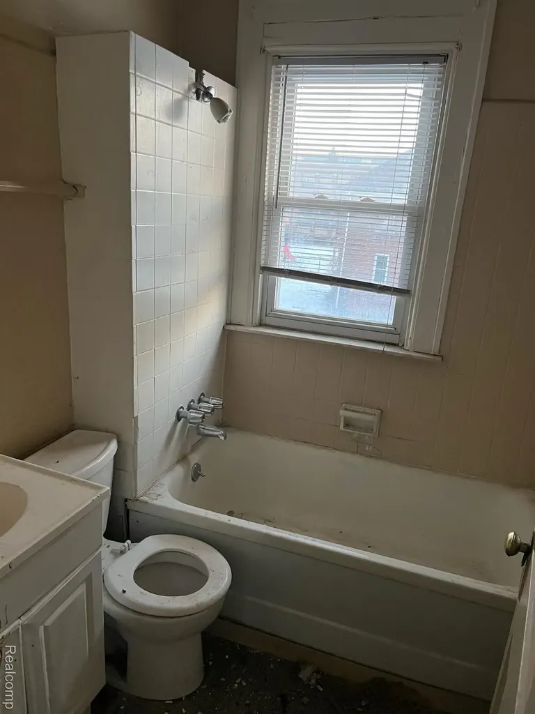 15114 Holmur Street Detroit City MI 48238