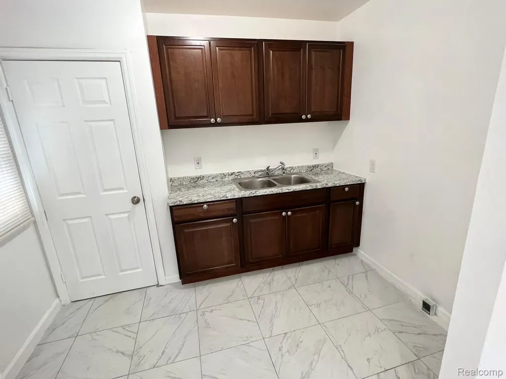 8279 Greenlawn Street Detroit City MI 48204