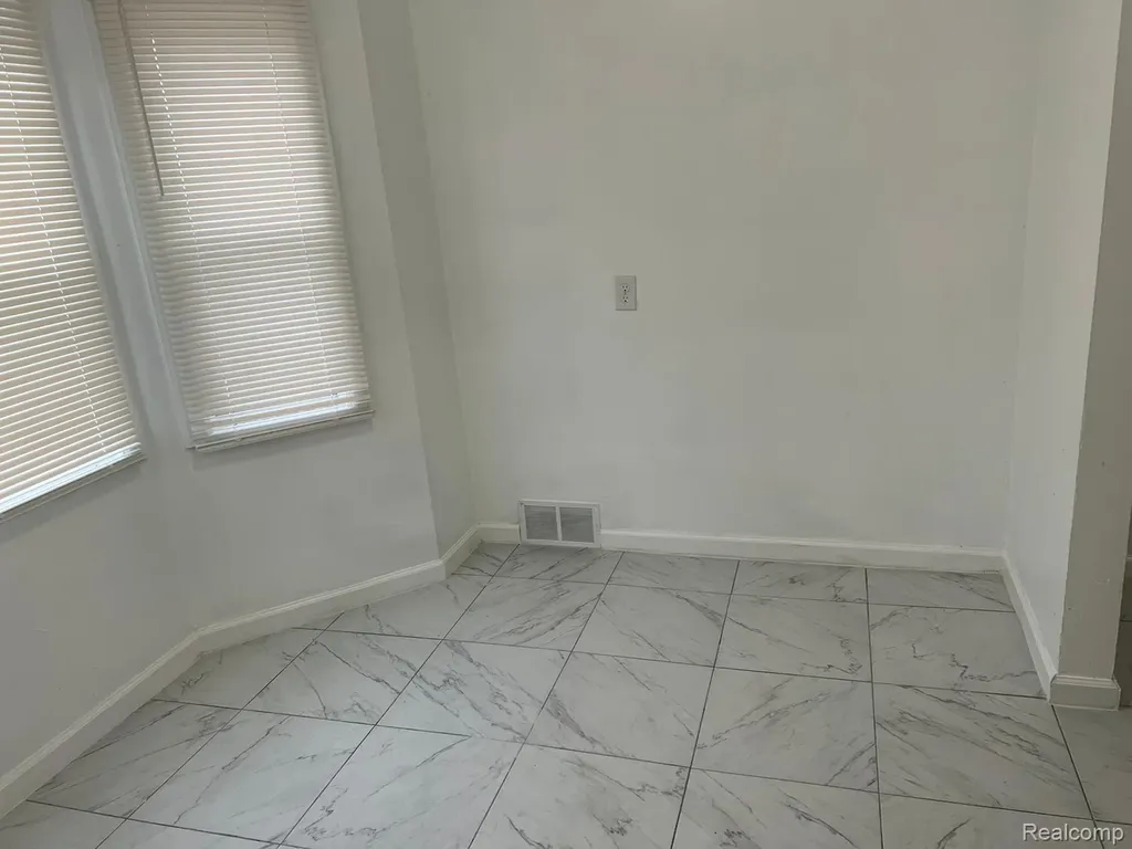 8279 Greenlawn Street Detroit City MI 48204