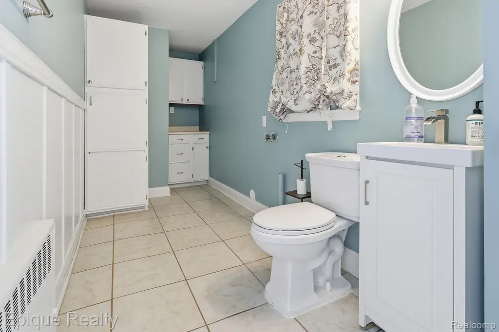 4448 Greenwood Drive Meridian Charter Township MI 48864