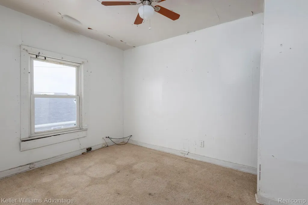 11727 Dyar Street Hamtramck City MI 48212