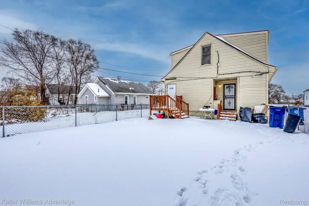 11727 Dyar Street Hamtramck City MI 48212