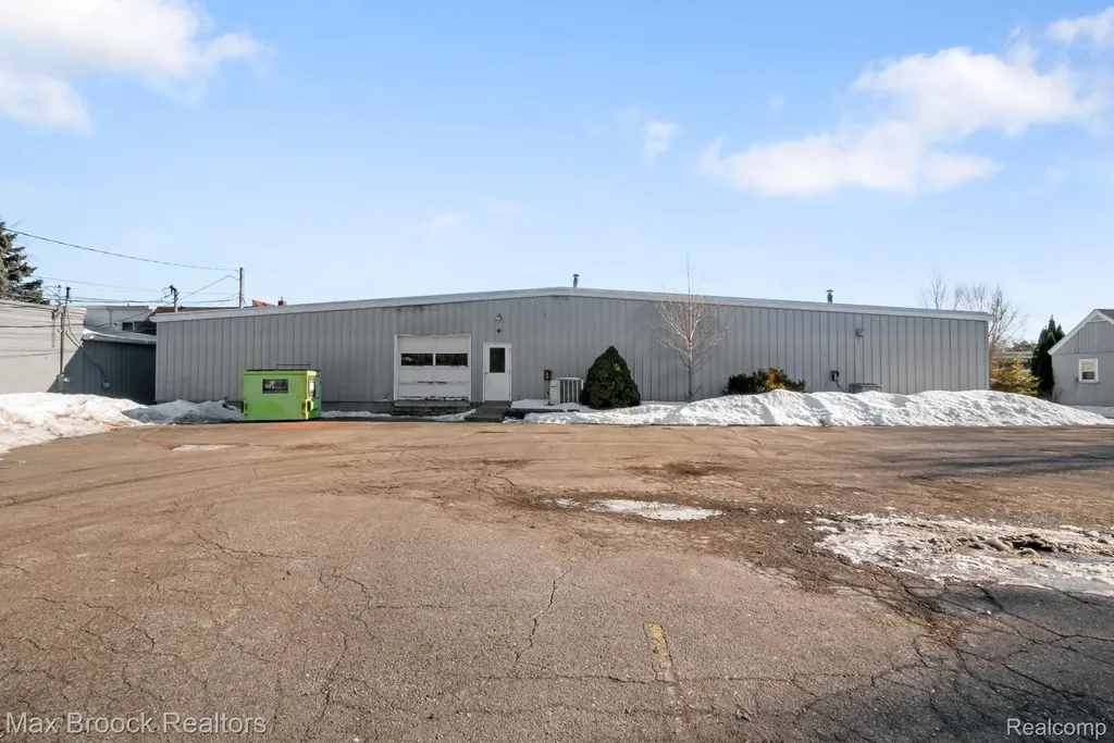 666 S Lapeer Road Oxford Charter Township MI 48371