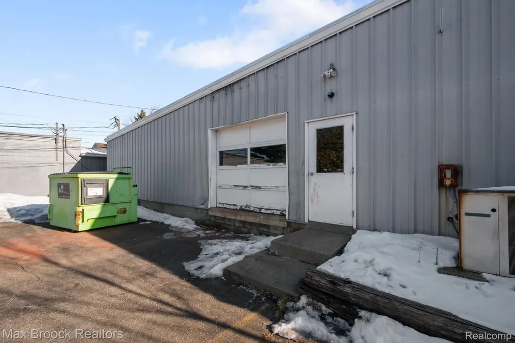 666 S Lapeer Road Oxford Charter Township MI 48371