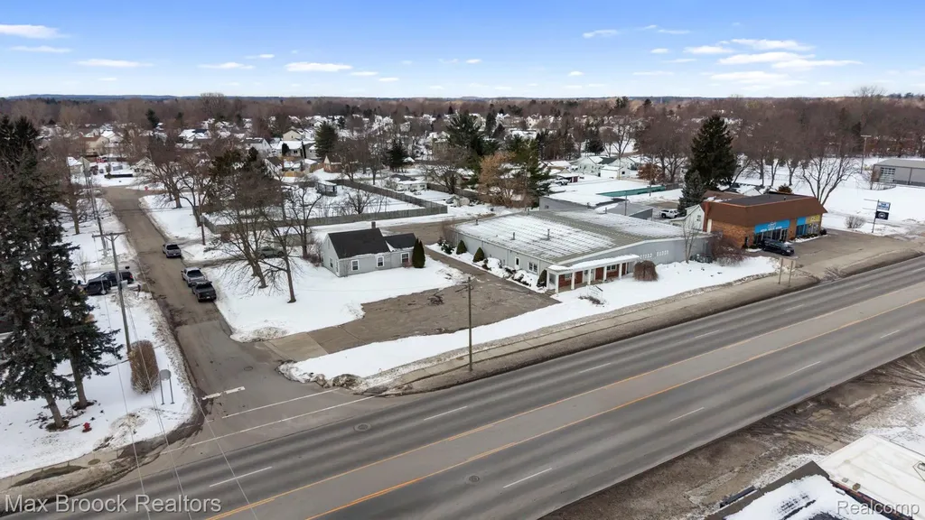 666 S Lapeer Road Oxford Charter Township MI 48371