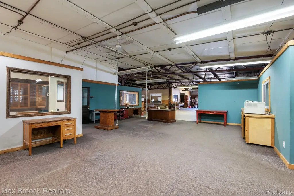 666 S Lapeer Road Oxford Charter Township MI 48371