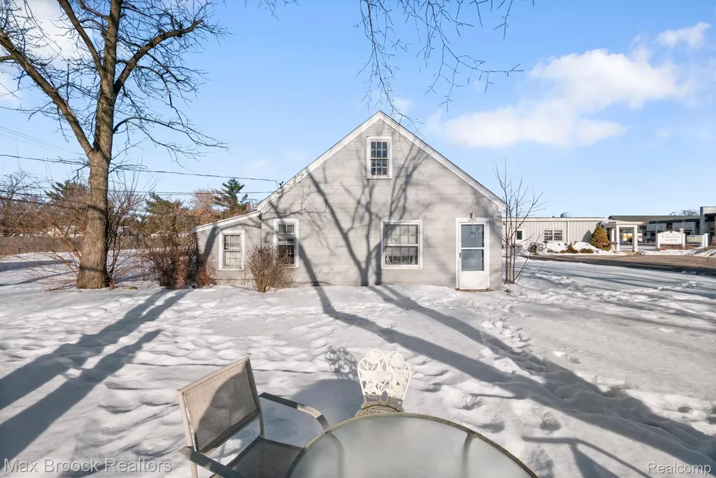 666 S Lapeer Road Oxford Charter Township MI 48371