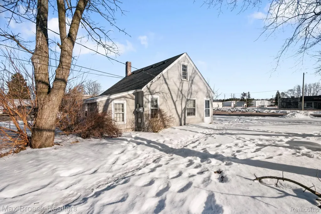 666 S Lapeer Road Oxford Charter Township MI 48371