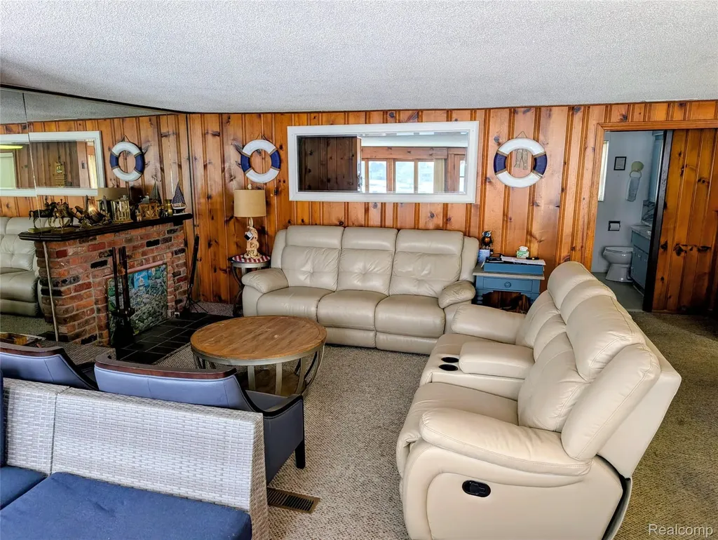 8461 Woodland Shore Drive Brighton Township MI 48114