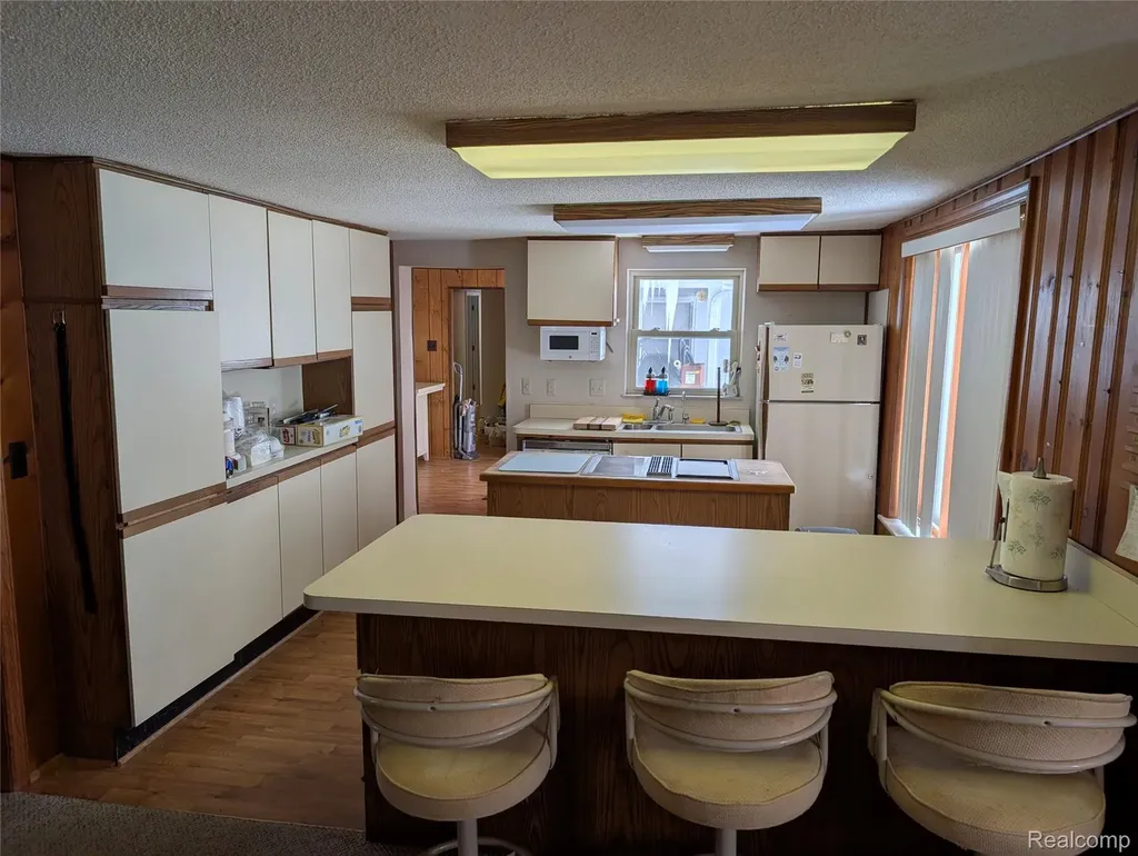 8461 Woodland Shore Drive Brighton Township MI 48114