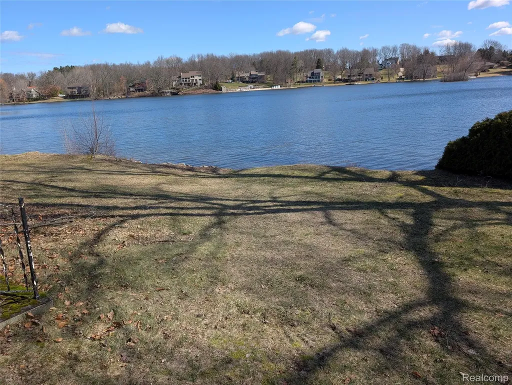 8461 Woodland Shore Drive Brighton Township MI 48114