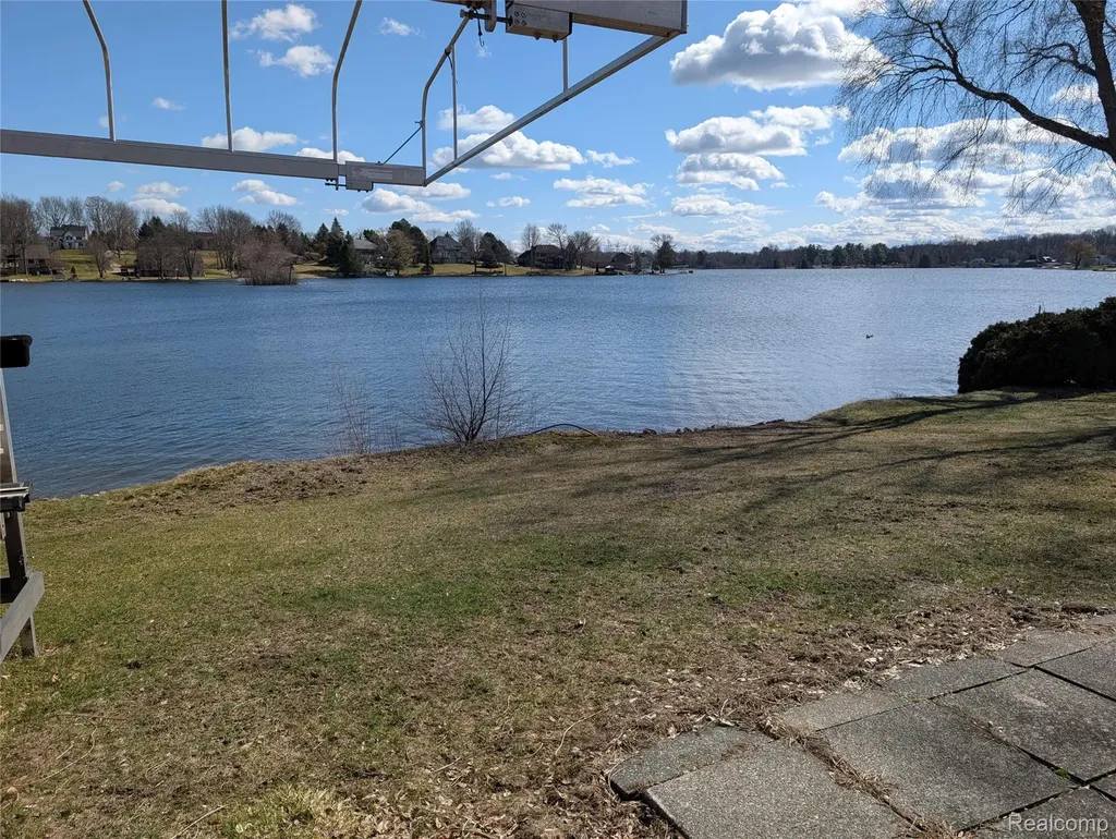 8461 Woodland Shore Drive Brighton Township MI 48114
