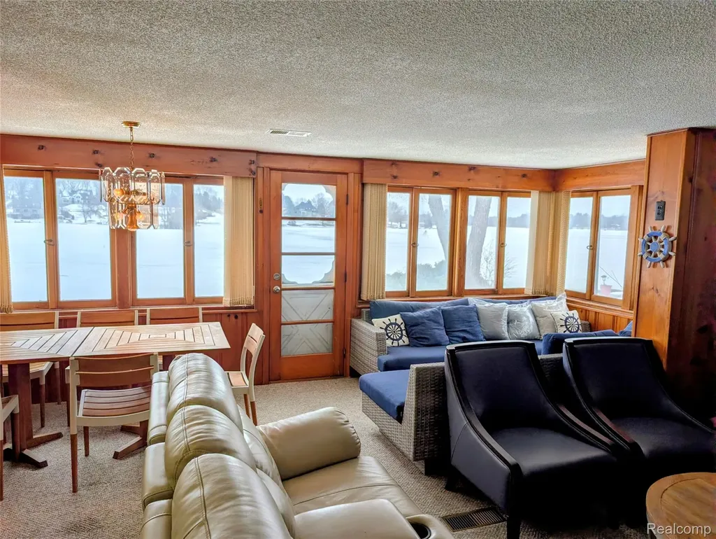8461 Woodland Shore Drive Brighton Township MI 48114