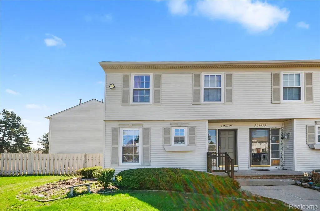 24419 Bashian Drive Novi City MI 48375