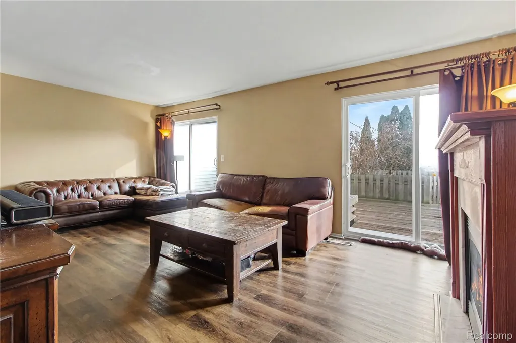 24419 Bashian Drive Novi City MI 48375