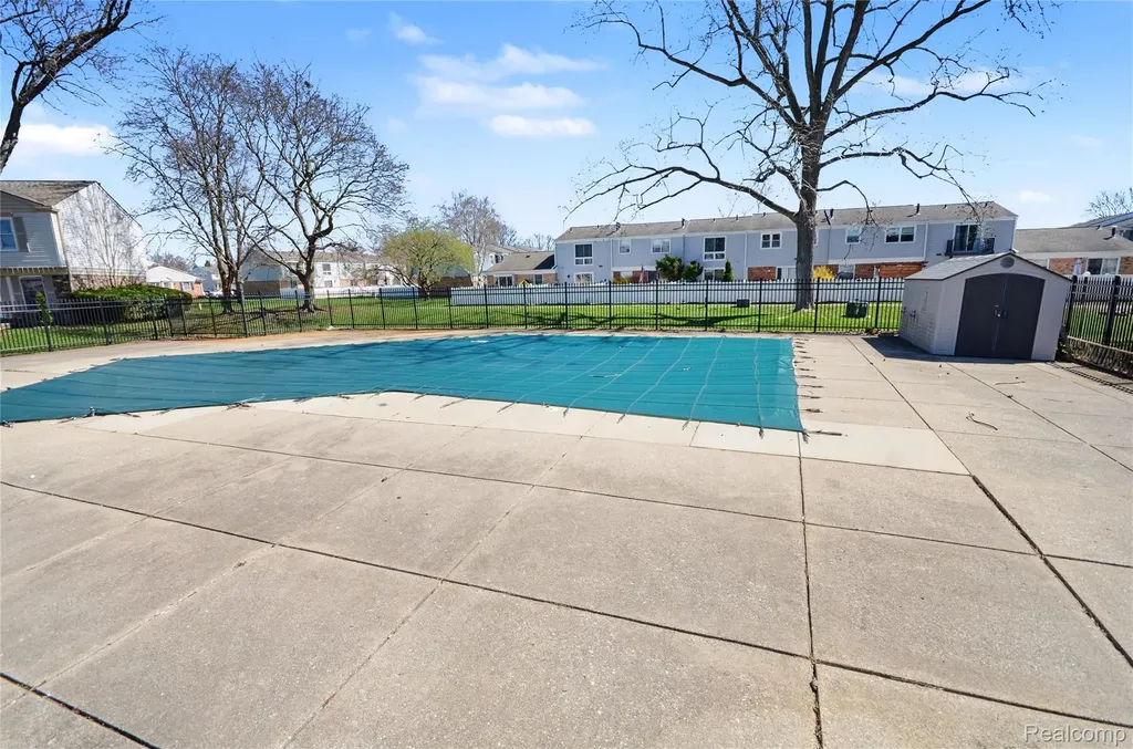 24419 Bashian Drive Novi City MI 48375