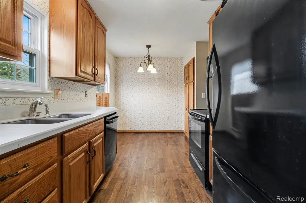 24419 Bashian Drive Novi City MI 48375