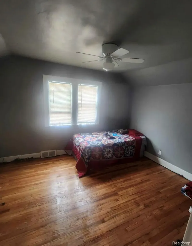 13615 Ohio Street Detroit City MI 48238
