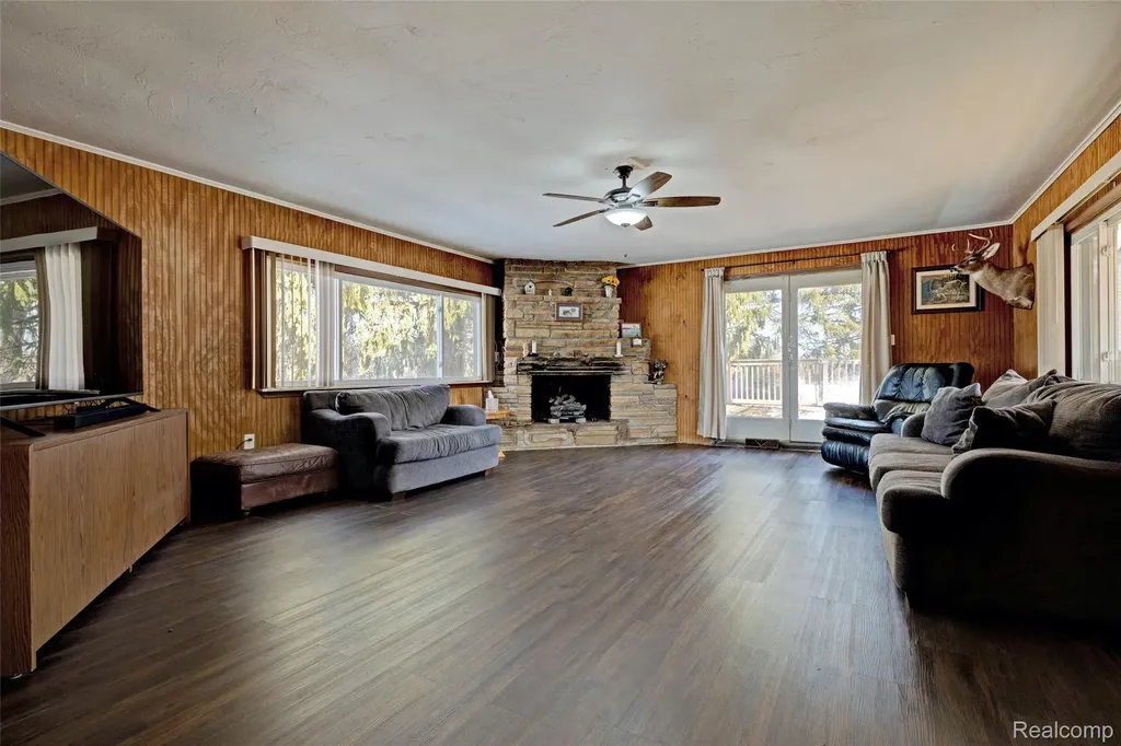 1717 S Sashabaw Road Brandon Charter Township MI 48462