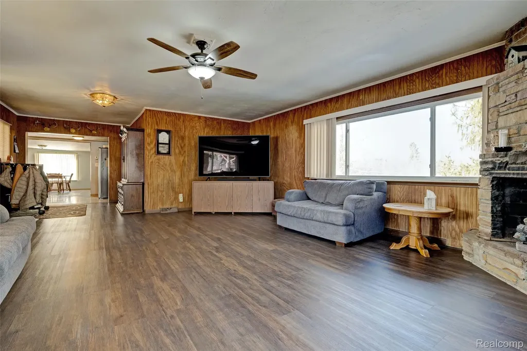 1717 S Sashabaw Road Brandon Charter Township MI 48462
