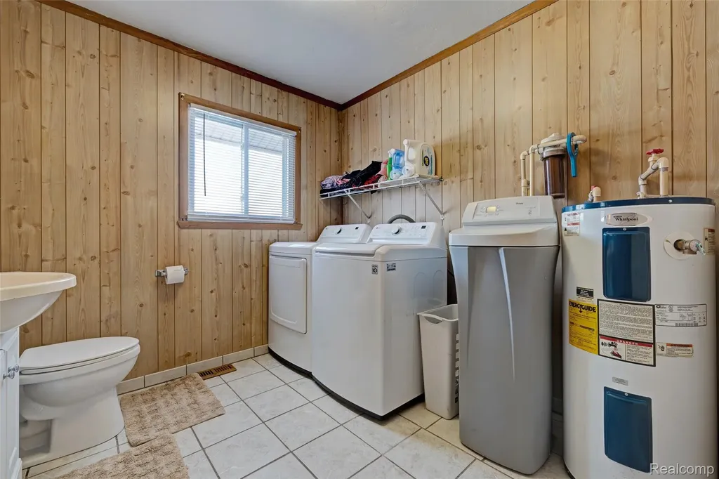 1717 S Sashabaw Road Brandon Charter Township MI 48462