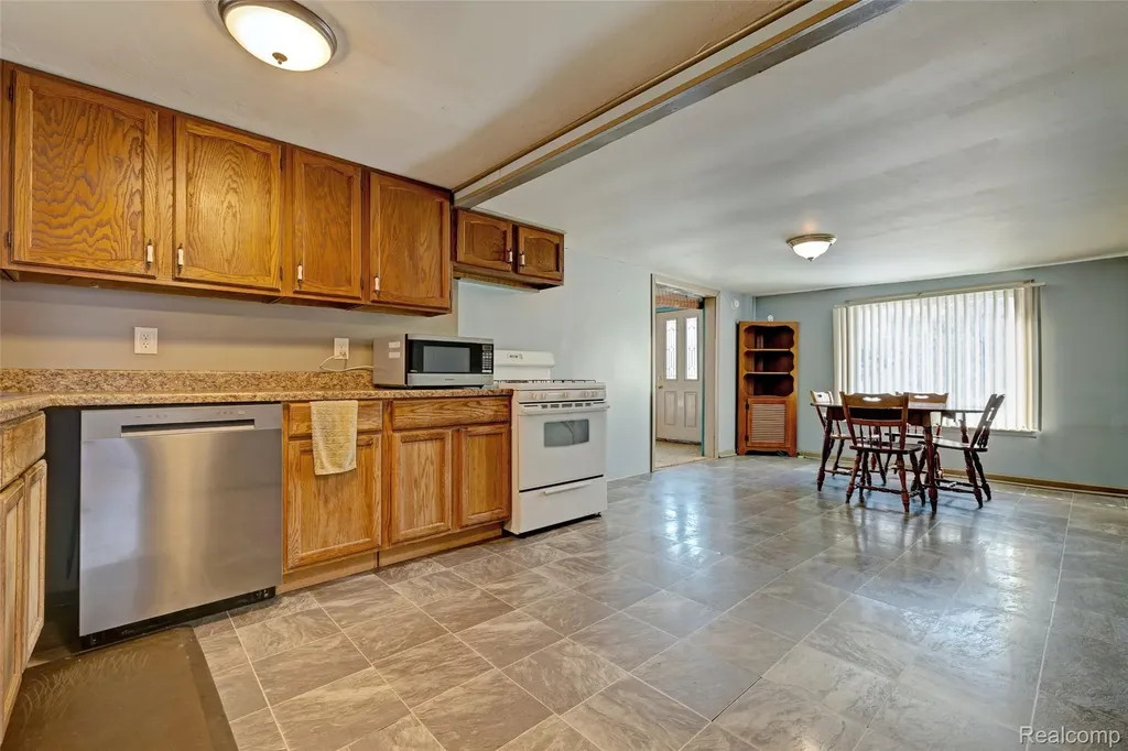 1717 S Sashabaw Road Brandon Charter Township MI 48462