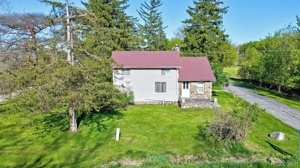 1717 S Sashabaw Road Brandon Charter Township MI 48462