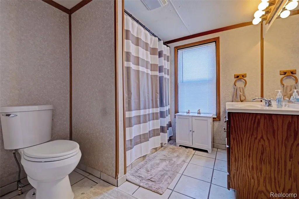 1717 S Sashabaw Road Brandon Charter Township MI 48462