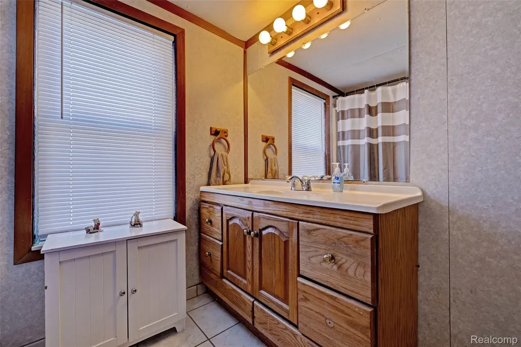 1717 S Sashabaw Road Brandon Charter Township MI 48462