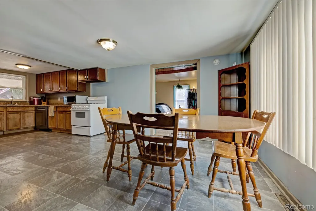 1717 S Sashabaw Road Brandon Charter Township MI 48462