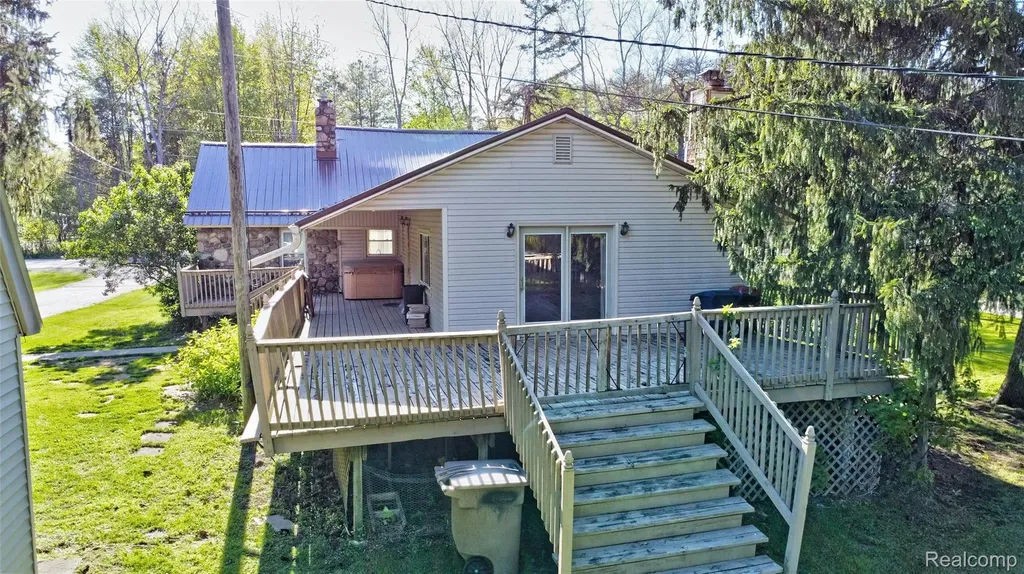 1717 S Sashabaw Road Brandon Charter Township MI 48462