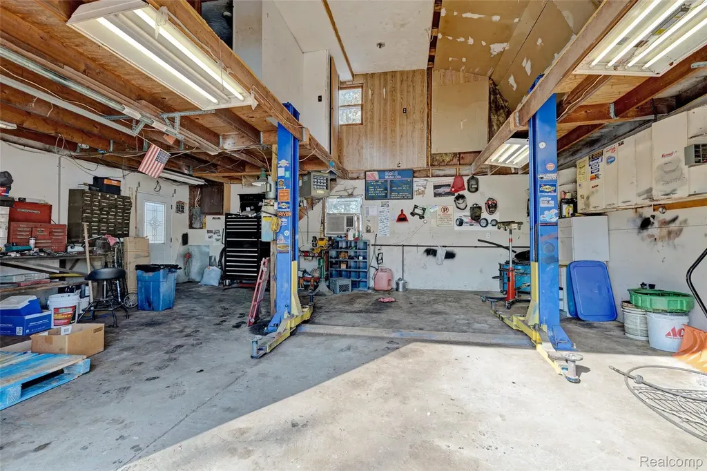 1717 S Sashabaw Road Brandon Charter Township MI 48462
