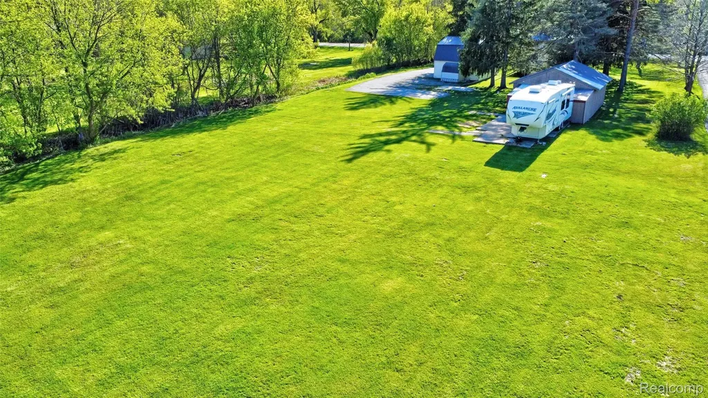 1717 S Sashabaw Road Brandon Charter Township MI 48462