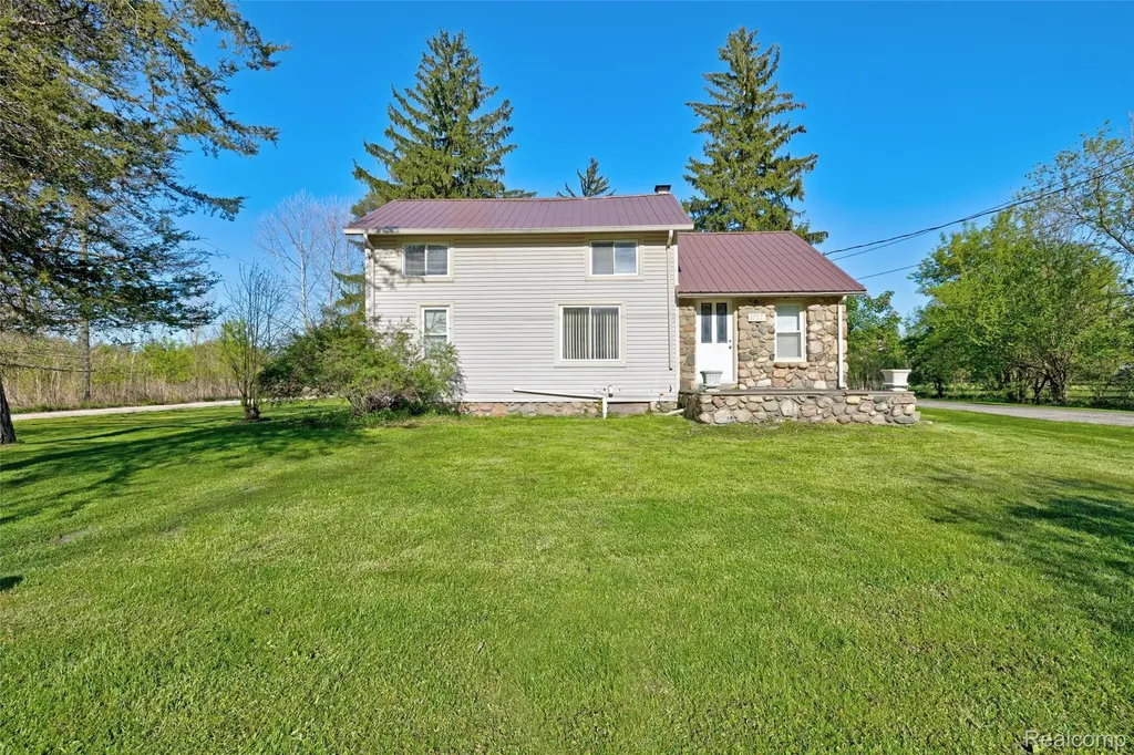 1717 S Sashabaw Road Brandon Charter Township MI 48462
