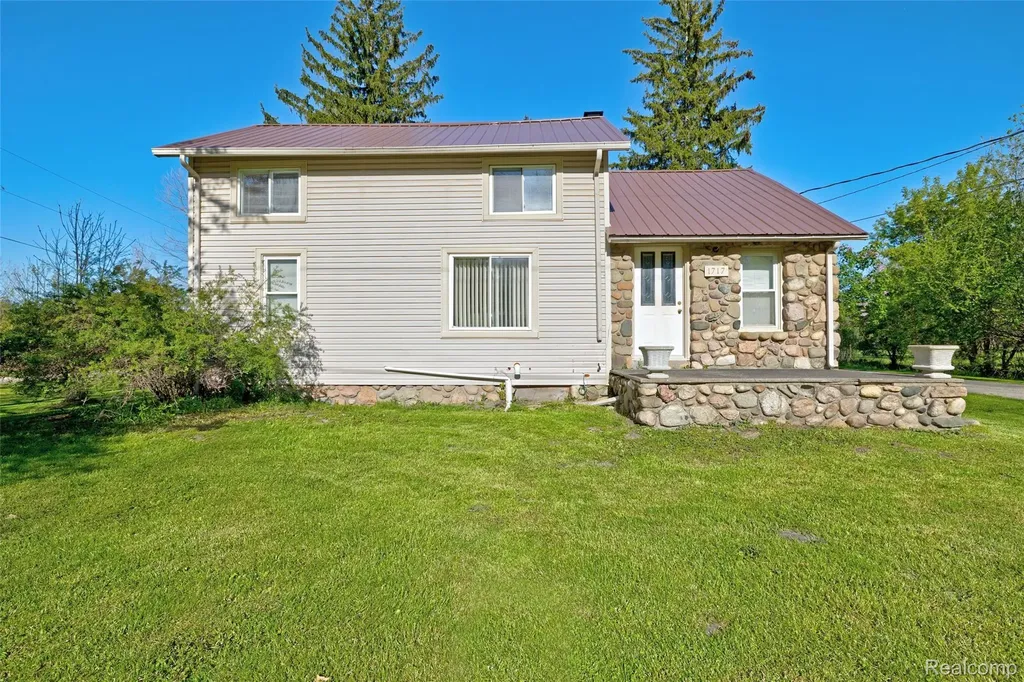 1717 S Sashabaw Road Brandon Charter Township MI 48462