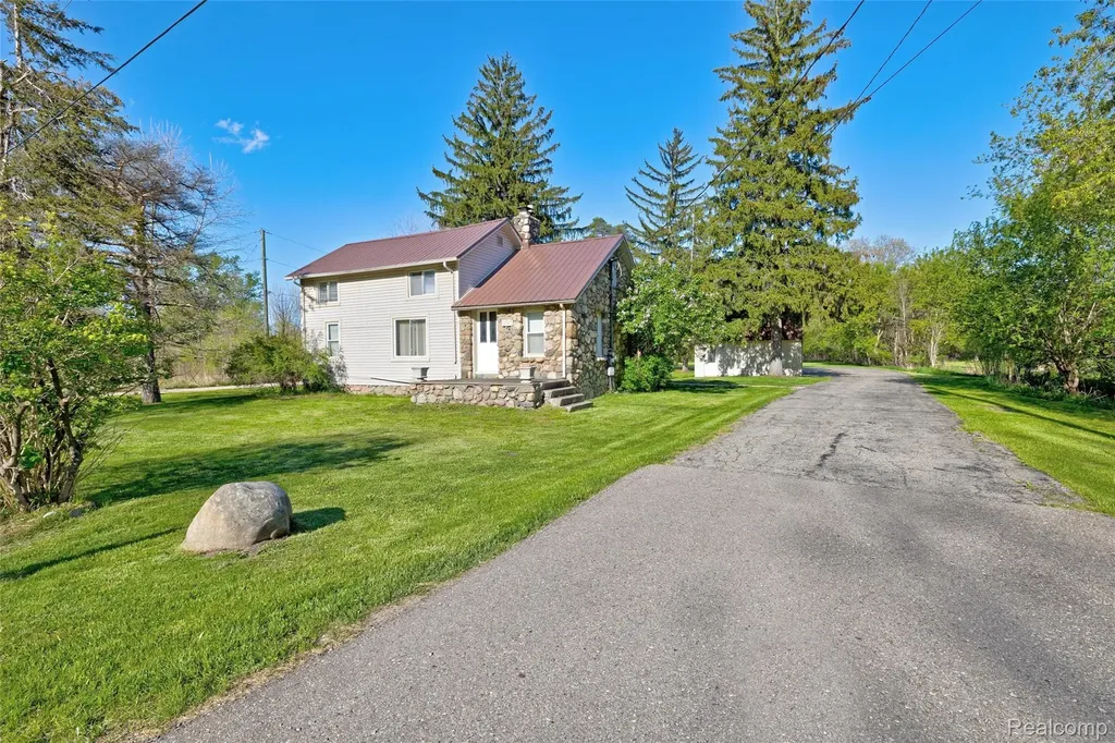 1717 S Sashabaw Road Brandon Charter Township MI 48462