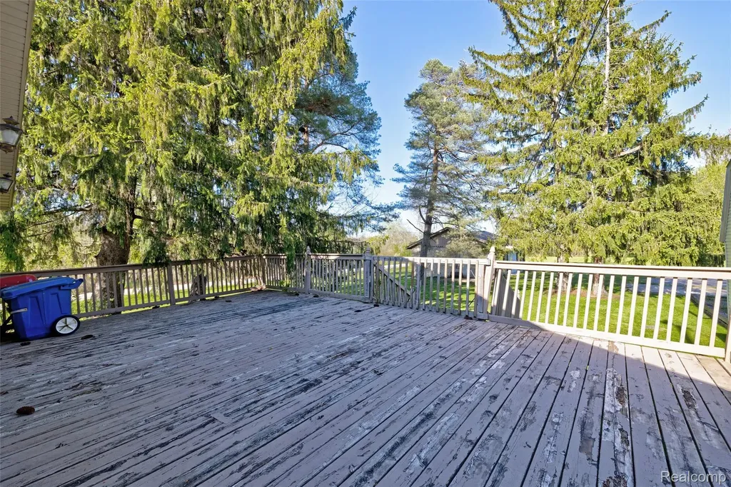 1717 S Sashabaw Road Brandon Charter Township MI 48462