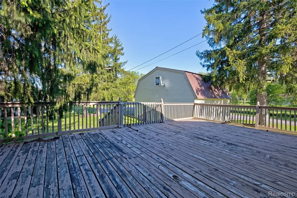 1717 S Sashabaw Road Brandon Charter Township MI 48462