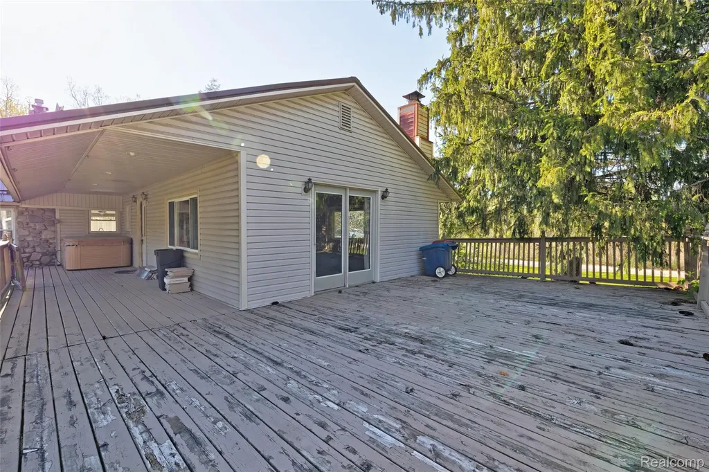 1717 S Sashabaw Road Brandon Charter Township MI 48462