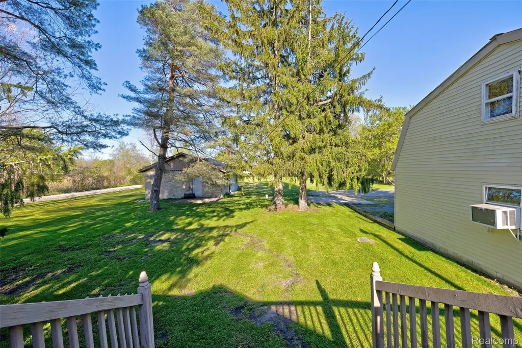 1717 S Sashabaw Road Brandon Charter Township MI 48462