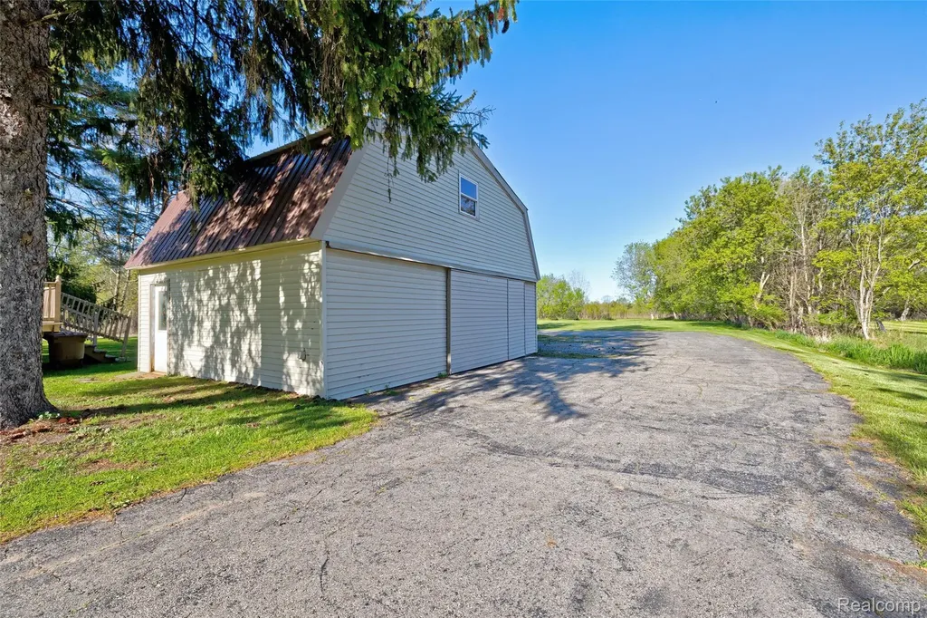 1717 S Sashabaw Road Brandon Charter Township MI 48462
