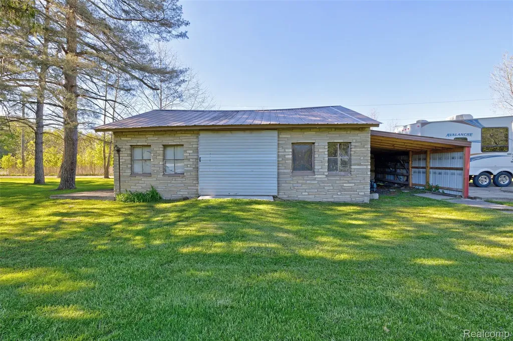 1717 S Sashabaw Road Brandon Charter Township MI 48462