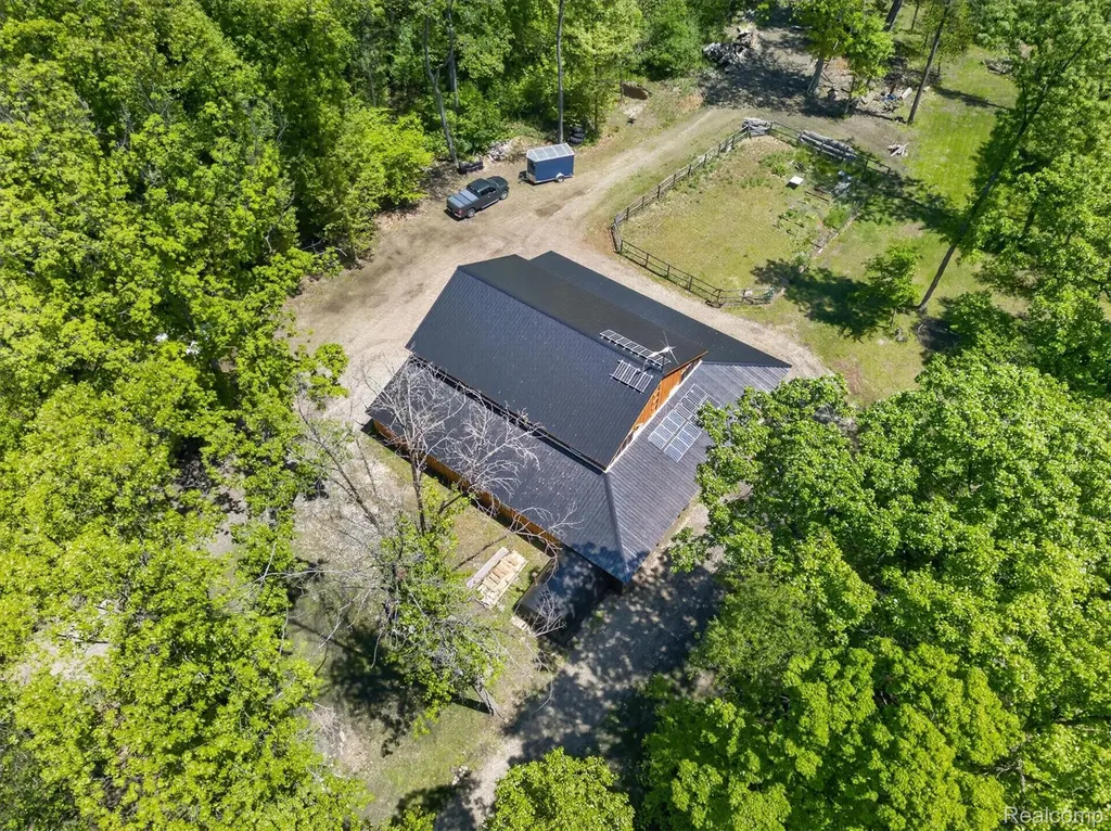 3483 Windwheel Point Drive Hamburg Township MI 48169