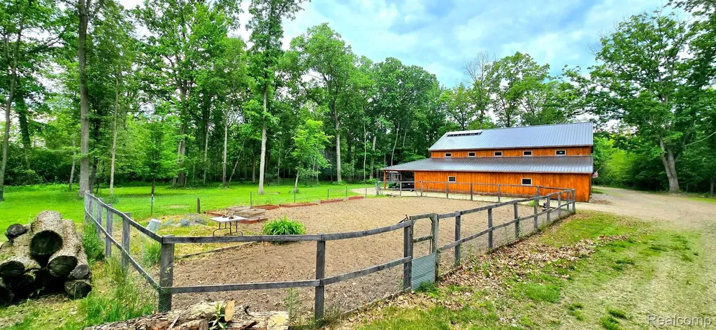 3483 Windwheel Point Drive Hamburg Township MI 48169