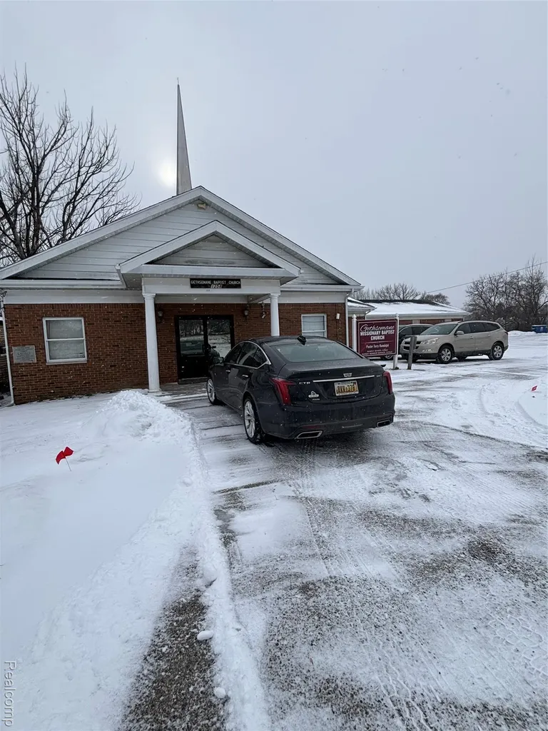 1258 E Humphrey Avenue Genesee Charter Township MI 48505