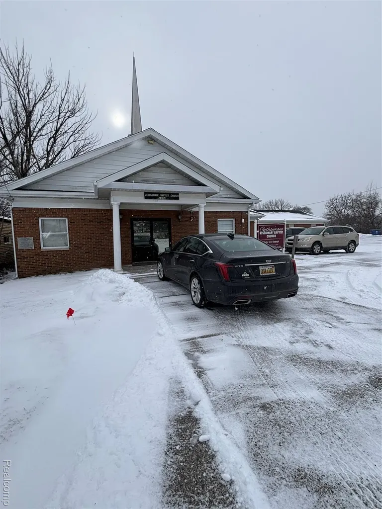 1258 E Humphrey Avenue Genesee Charter Township MI 48505