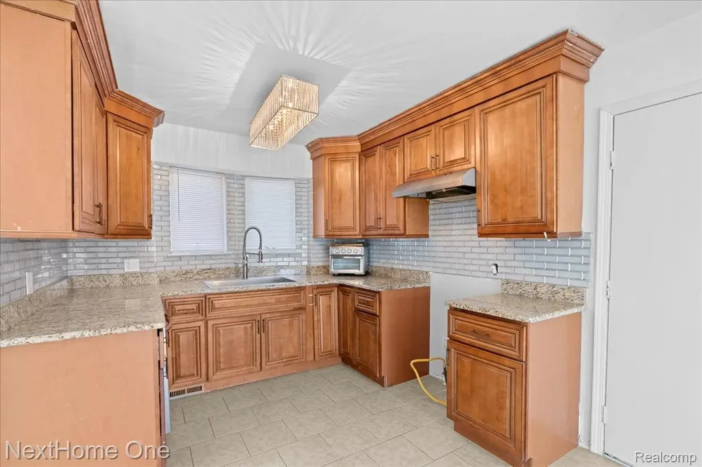 1763 Henbert Road West Bloomfield Charter Township MI 48324
