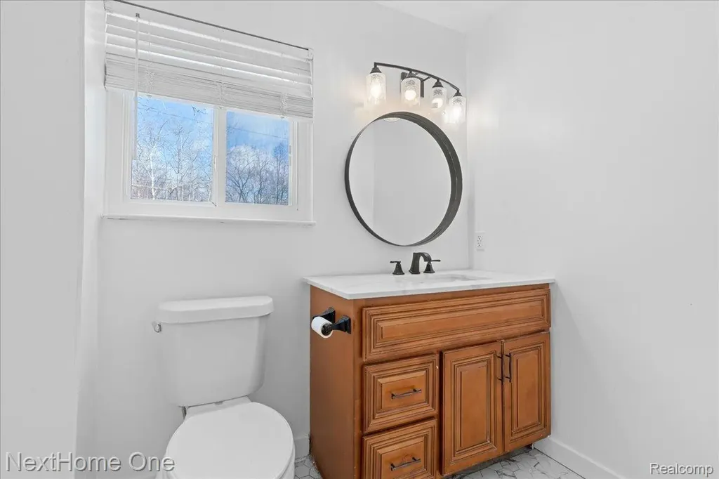 1763 Henbert Road West Bloomfield Charter Township MI 48324