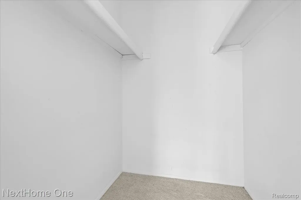 1763 Henbert Road West Bloomfield Charter Township MI 48324